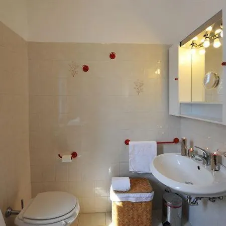 דירה Sleeps 6 Pool