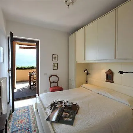 Sleeps 6 Pool דירה